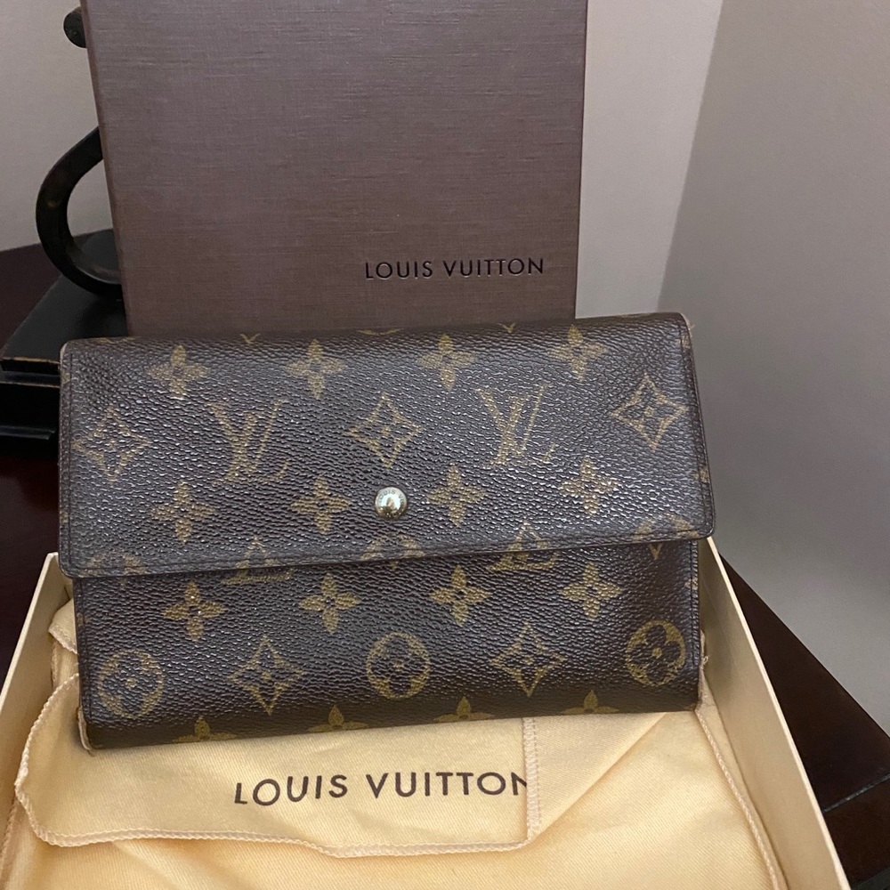 Louis Vuitton wallet, authentic